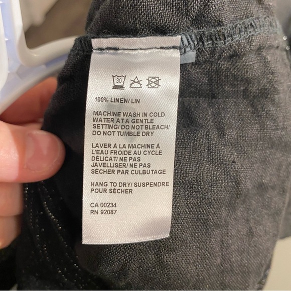 Saks Fifth Ave 100% Linen top cap sleeve blouse metallic hem made in Italy - Picture 9 of 10